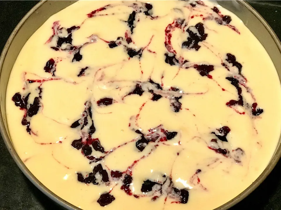 Snapdishの料理写真:Strawberry baked cheesecake ready to bake|Babyluv Cabrera Ocampoさん