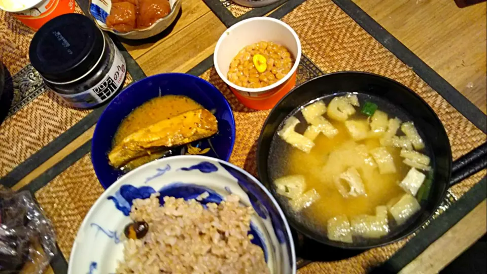 秋刀魚の缶詰め＆納豆＆葱の味噌汁|まぐろさん