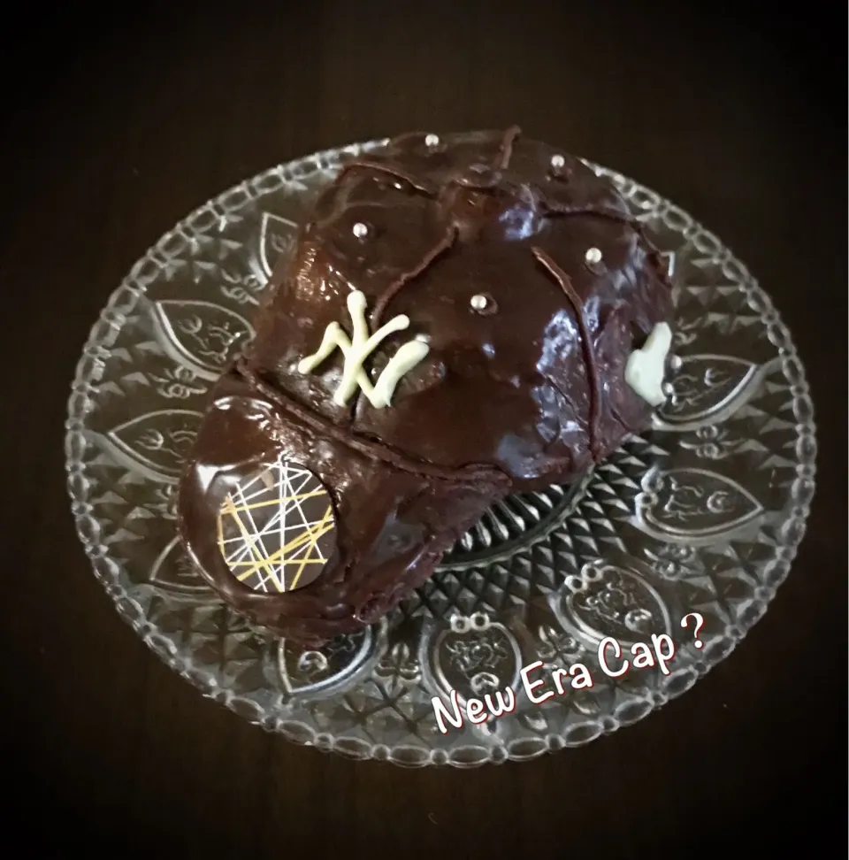 Snapdishの料理写真:インパクト大！New Era cap風 チョコケーキ☆|Ｌilicaさん