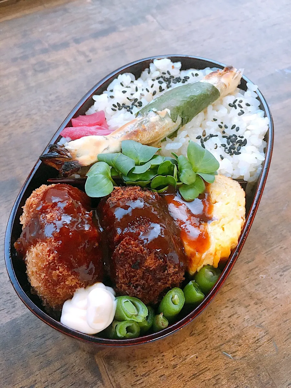 今日のお弁当
・じゃがいもコロッケ
・出汁巻
・シシャモ大葉包焼|akiさん