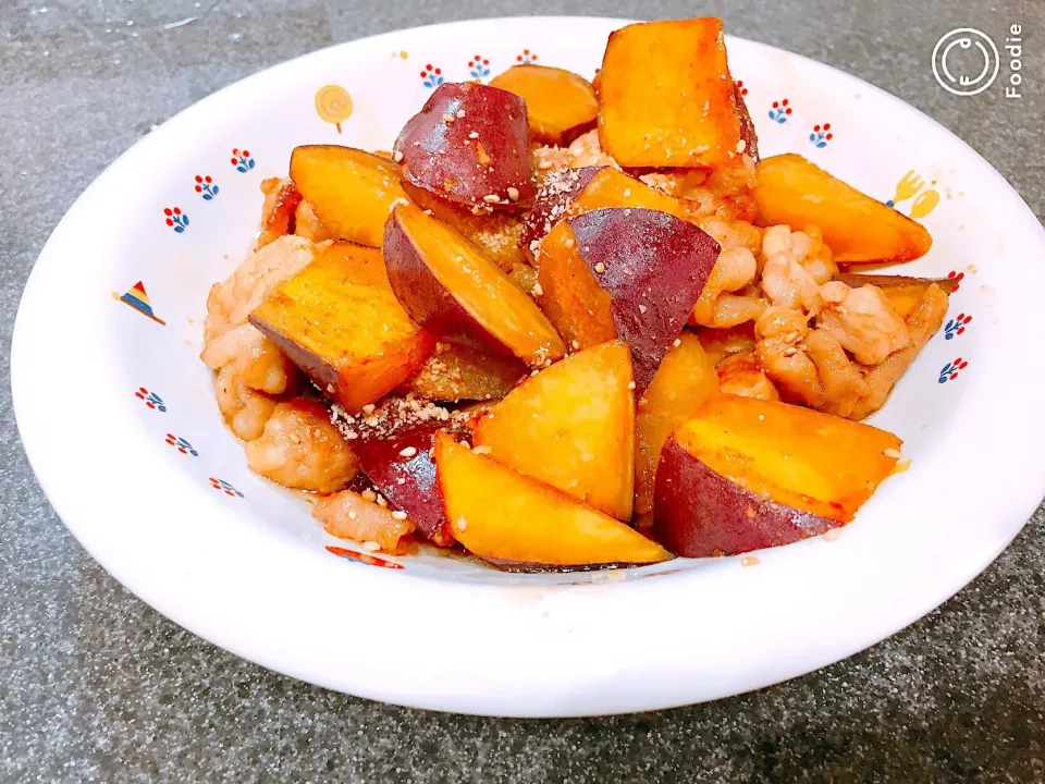 さつまいもとお肉の甘辛煮🍠🐽|さつまいもさん