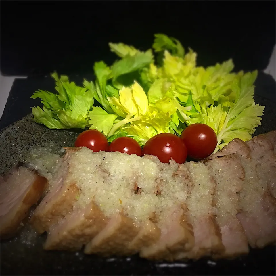 Snapdishの料理写真:morimi32さんの料理 混ぜるだけの新玉ねぎダレ  煮豚🐷のタレに使いました。|佐野未起さん