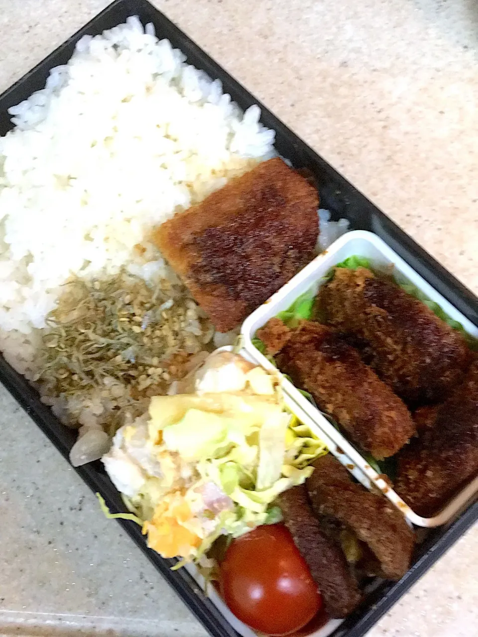 メンチカツ弁当|白さくさん