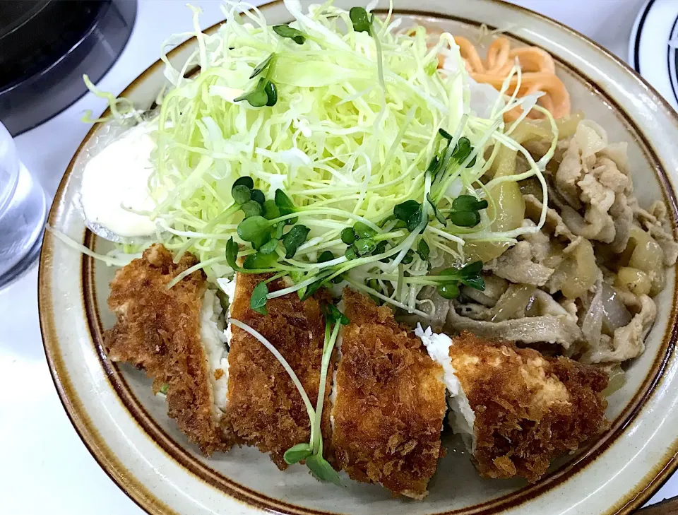 キッチン南海のヒラメフライと生姜焼きの定食|TonyYamadaさん