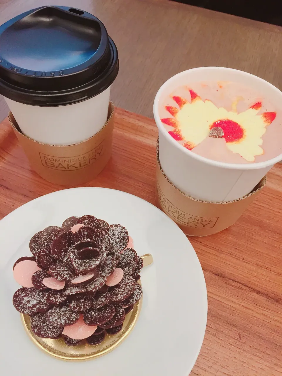 Gingerbread Pinecone & Blossoming Hot Chocolate🌼💕☕️ @Dominique Ansel Bakery|K.Sさん