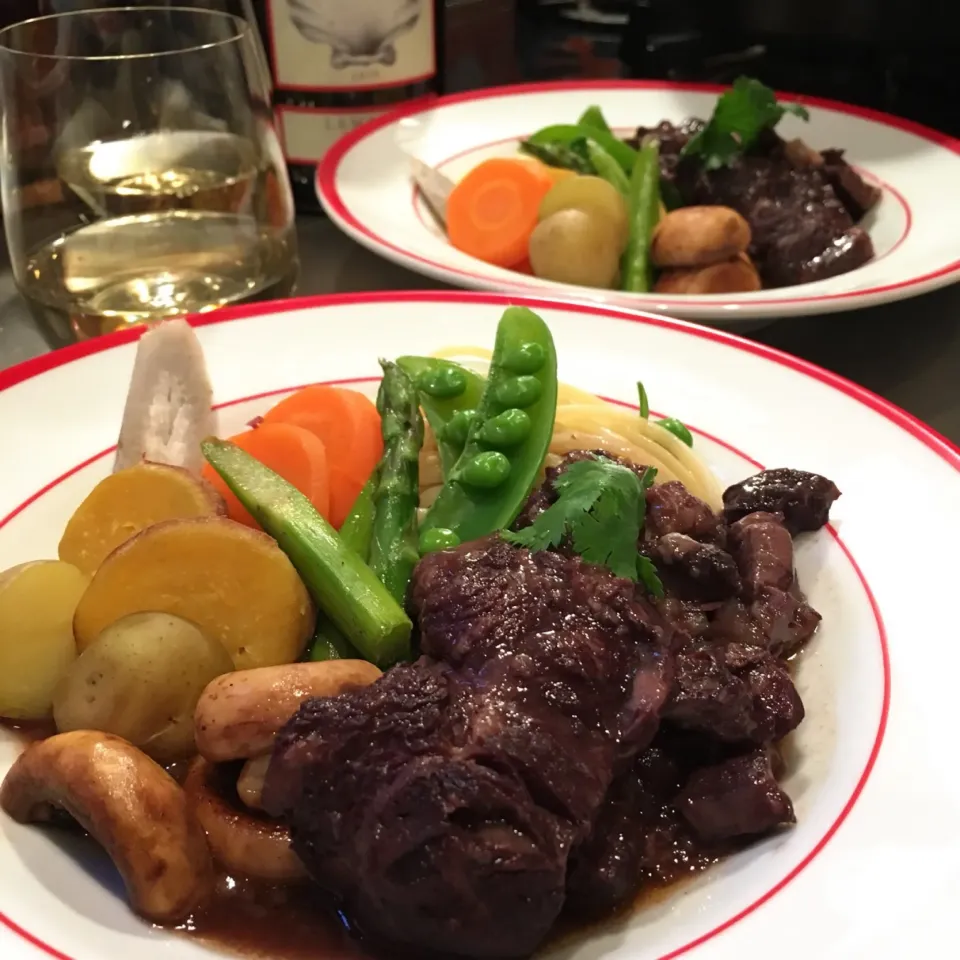 Boeuf Bourguignon（ブッフ ブルギニョン ）牛肉のブルゴーニュ赤ワイン煮込みʕ-̼͡-ʔ🇫🇷💞|七海さん