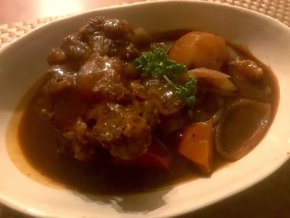 Snapdishの料理写真:Bœuf bourguignon♨️ﾌﾞﾌ･ﾌﾞﾙｷﾞﾆｮﾝ       <牛ﾃｰﾙdeﾜｲﾝ煮からのぉﾋﾞｰﾌｼﾁｭｰ>|🌈Ami🍻さん