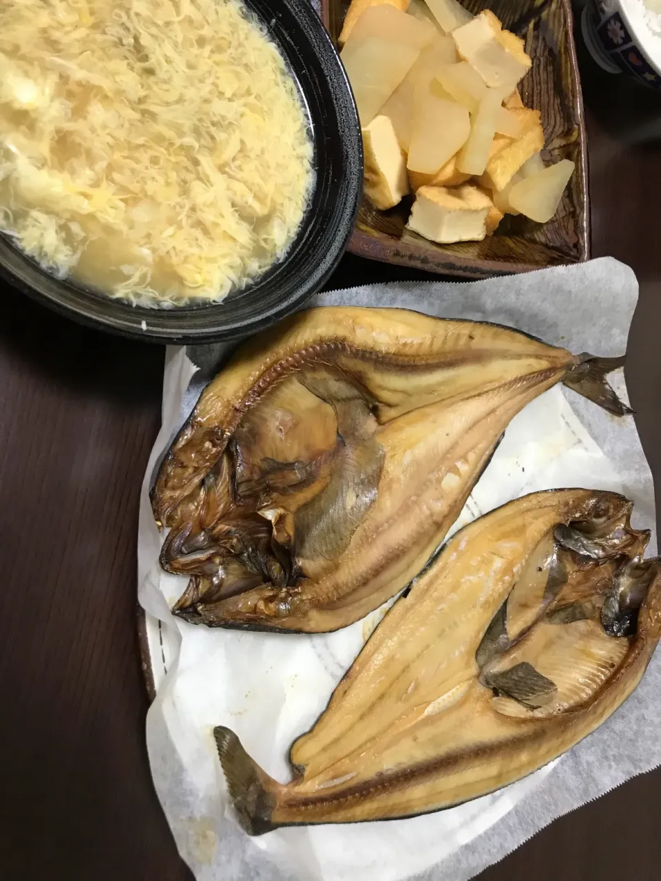 2月14日晩ご飯。
バレンタイン関係ない我が家のメニュー💦ホッケ、大根と厚揚げ煮、レトルト茶わん蒸し、中華スープ。|あやさん