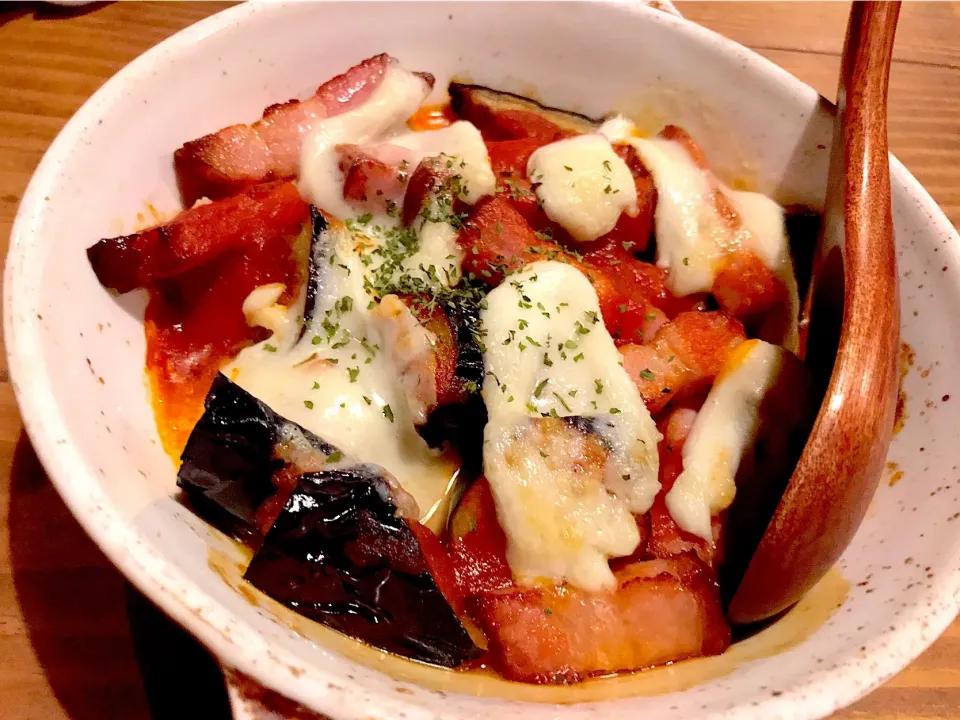 茄子トマトベーコンのチーズオーブン焼き🍅🧀|Chirico❤️さん