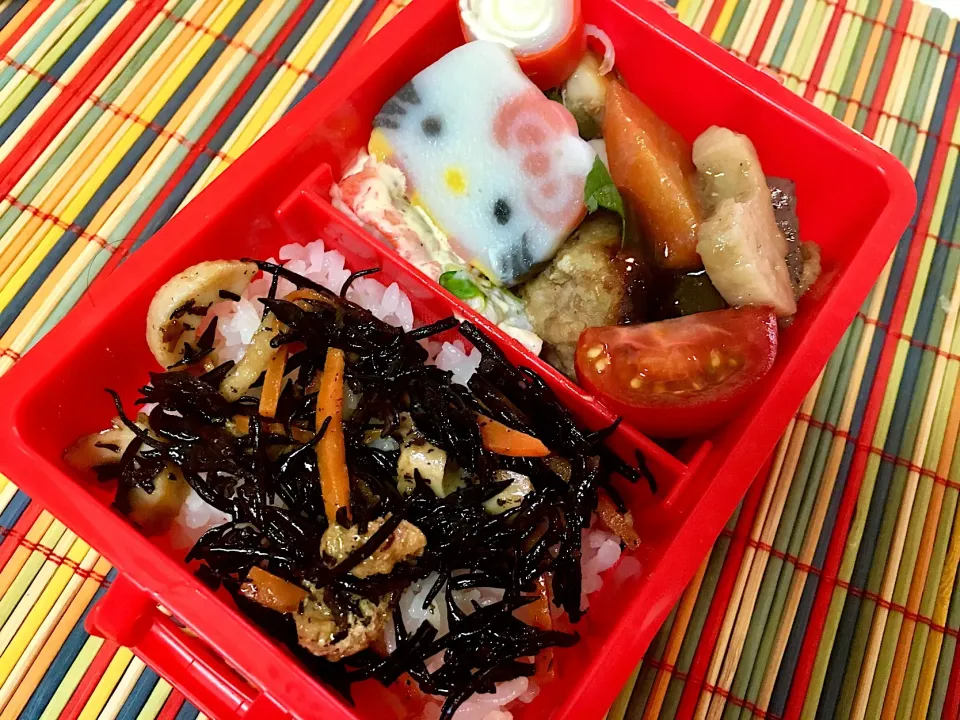 20180215🍱今日の自分弁当🍱
 #にんべんつゆの素  #にんべん  #ハンバーグ  #にんべんだしアンバサダー  #ヒジキ煮物|akiyo22さん