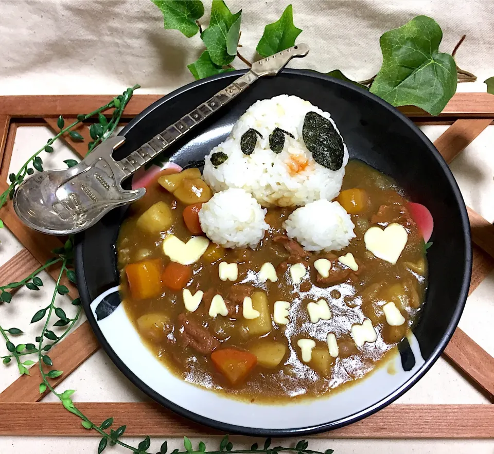 Snapdishの料理写真:スヌちゃん風カレー🍛でハッピーバレンタイン💓|tsumuchiさん