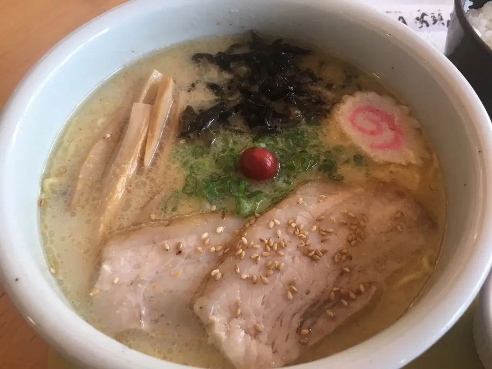 ミツワ・マーケットプレイスでらーめん山頭火。海外来ても、やっぱりラーメンが食べたくなるね🍜|フージさん