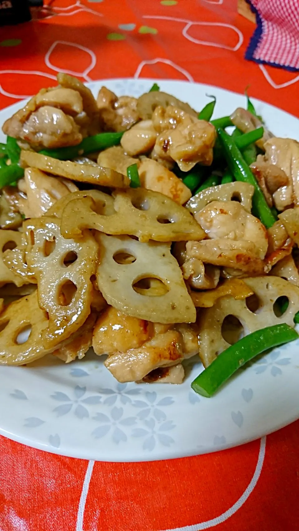 鶏肉とレンコンの甘辛炒め|ぱやさん