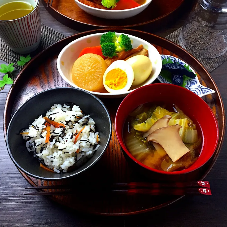 大根とはんぺんの煮物
ひじきご飯|ともみ。さん