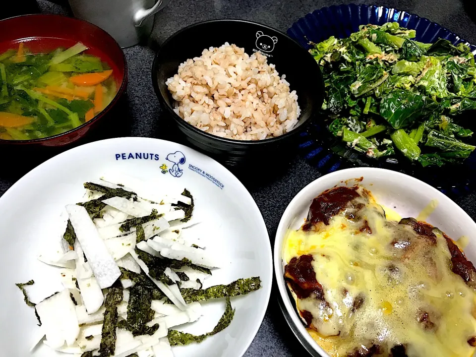 もち麦飯、バレンタインハンバーグのソースで作った野菜グラタン、かき菜マヨおかか和え、冊切り山芋、人参カブの葉味噌汁、|ms903さん