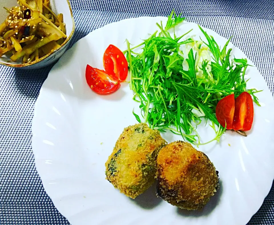 うどのきんぴらと、
菜の花&肉じゃがの2種のコロッケ🎵|Atsukoさん