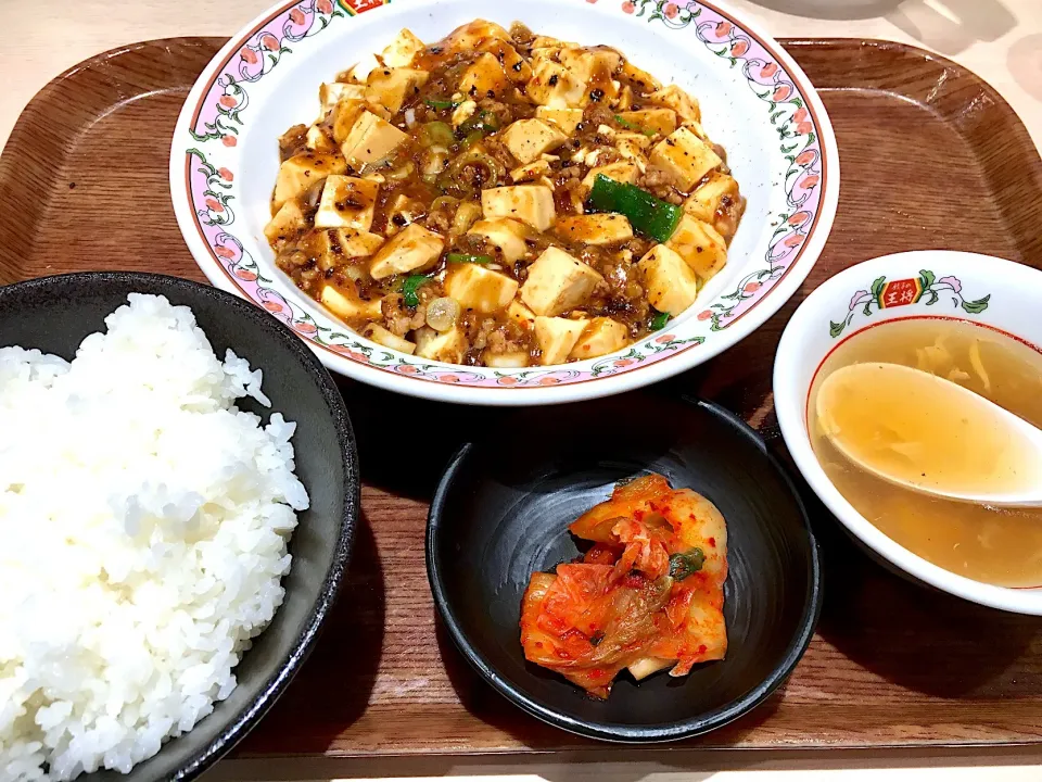 Snapdishの料理写真:麻婆豆腐にごはんセットA🍚大盛|ゆうじ.さん