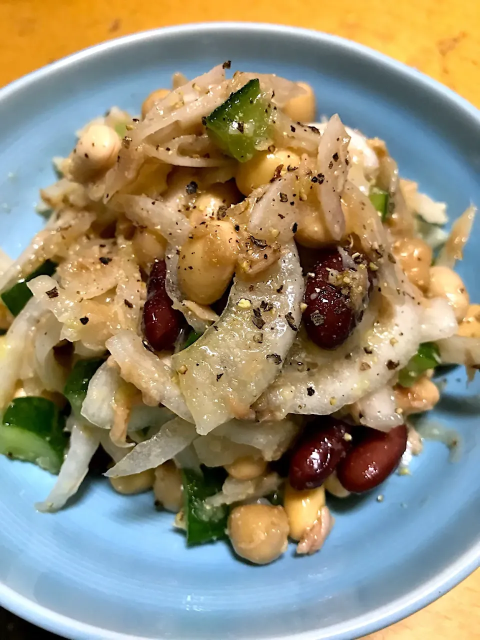 Snapdishの料理写真:新玉ねぎとお豆のサラダ🥗|こなちゅんさん