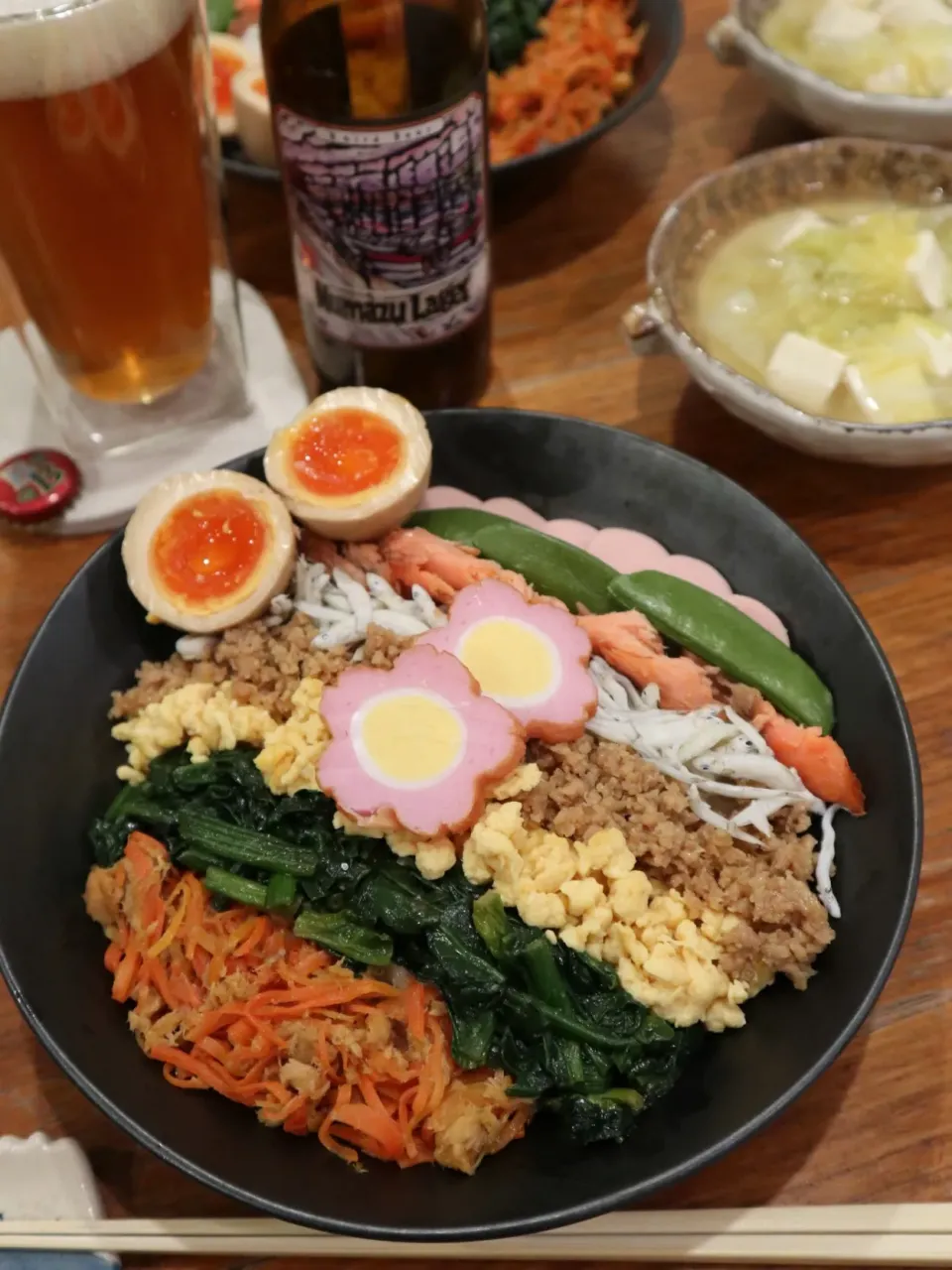 どどーんと八色丼！|なかじー。さん