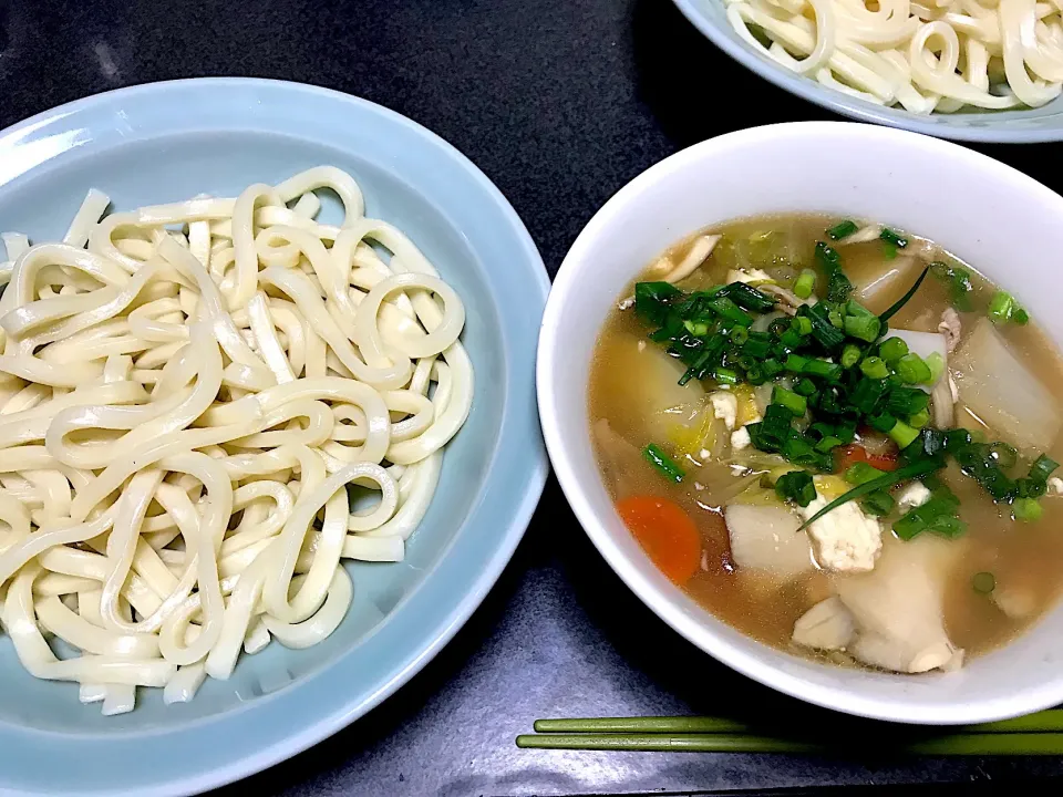 Snapdishの料理写真:具沢山肉キノコ野菜豆腐つけ汁うどん|ms903さん