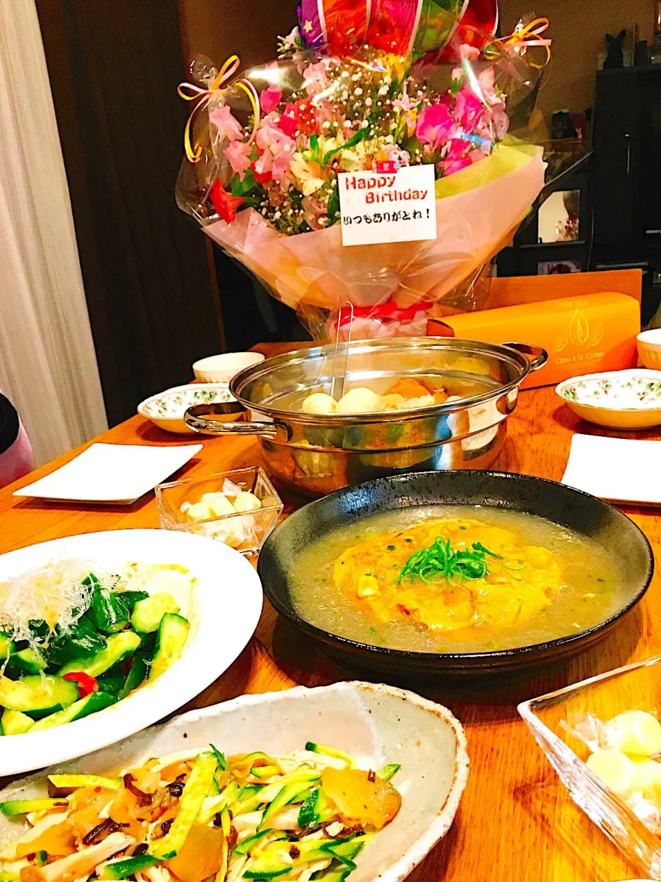 Snapdishの料理写真:お誕生日パーリー
#おでん#かに玉#ザーサイサラダ|雪だるまさん