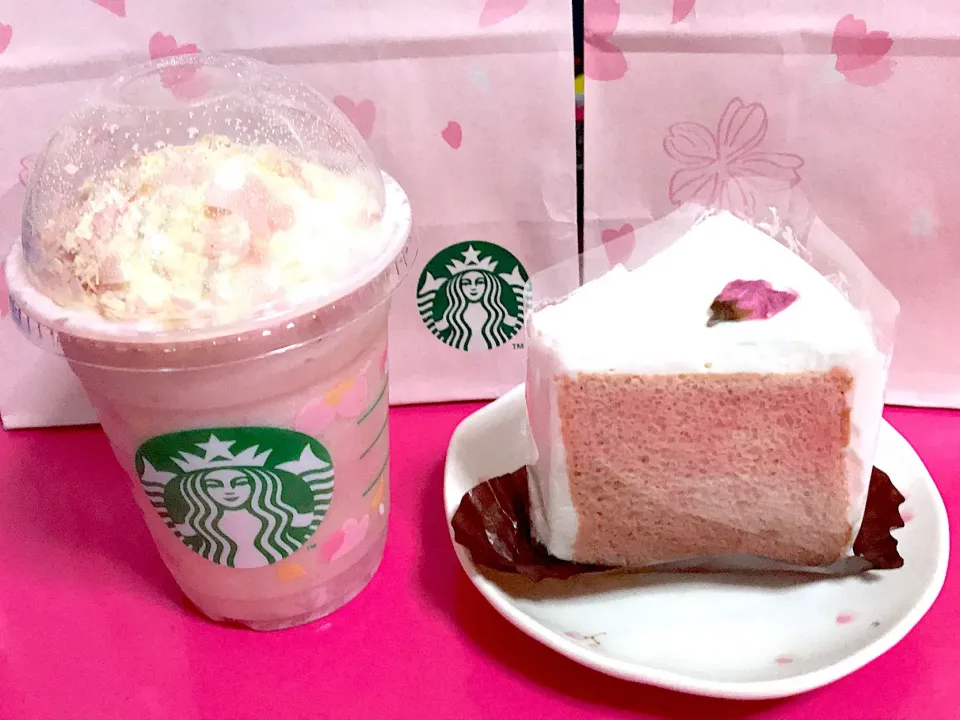 スタバ🌸桜シフォンケーキ🌸|🌸きぃまま🌸さん