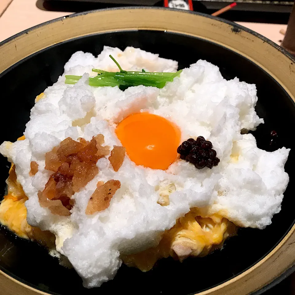 親子丼「雪の桜島」@吹上舎
地鶏のコリコリ感とメレンゲのふわふわが絶妙。|ゼニコさん