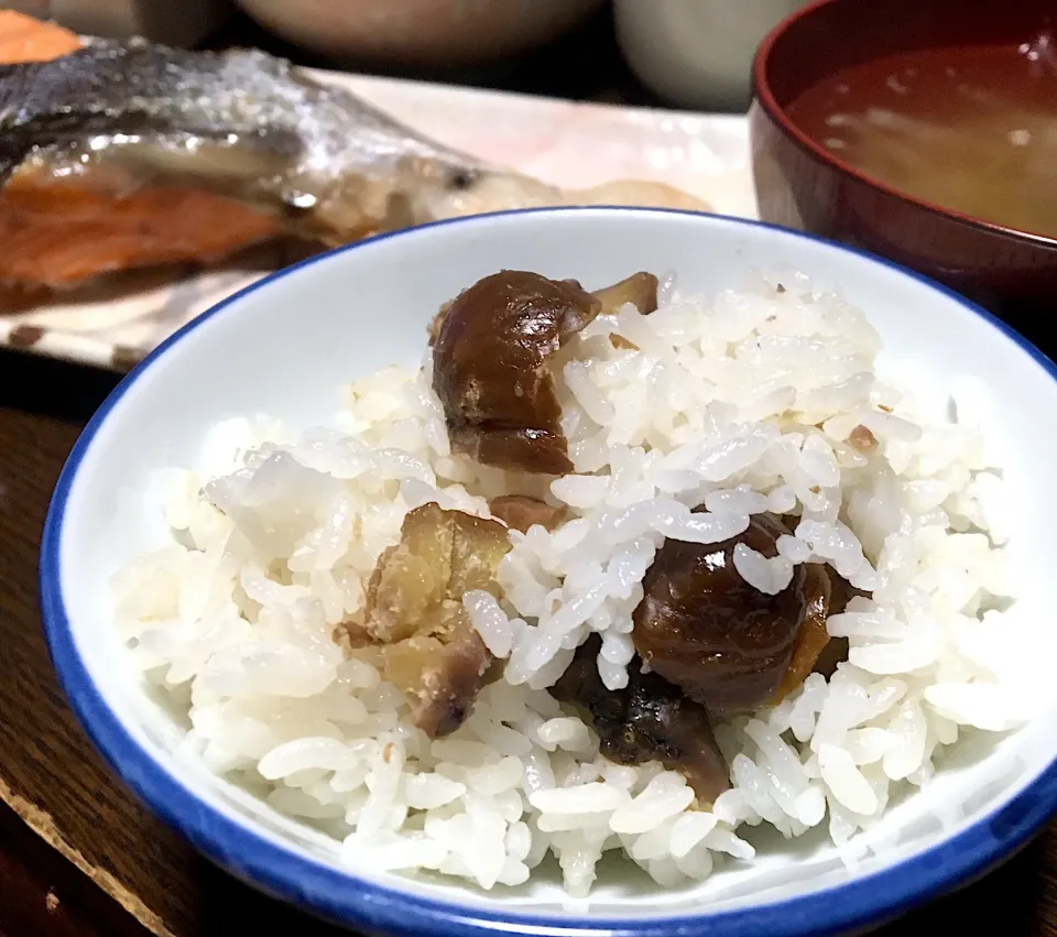 晩ごはん☀️☀️🔆
甘栗ごはん
鮭カマの塩焼き
千切り野菜汁 など
#甘栗ごはん#鮭塩焼き#千切り野菜|ぽんたさん