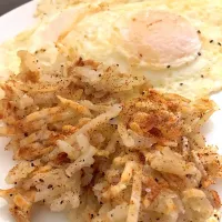 Eggs and hashbrowns|Alice Tang Lewinさん