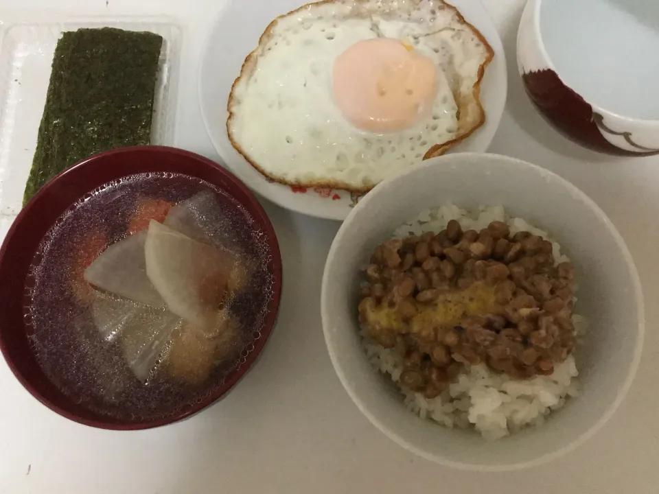 朝ご飯 納豆ご飯 目玉焼き|hiroさん