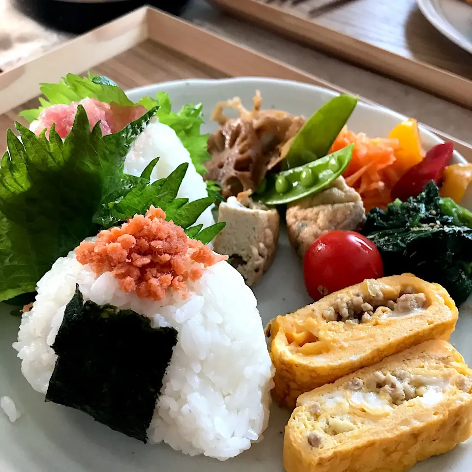 日曜日の朝ごはん🍚
いつもよりゆったり気分で
いただきます🙏😋|mokoさん