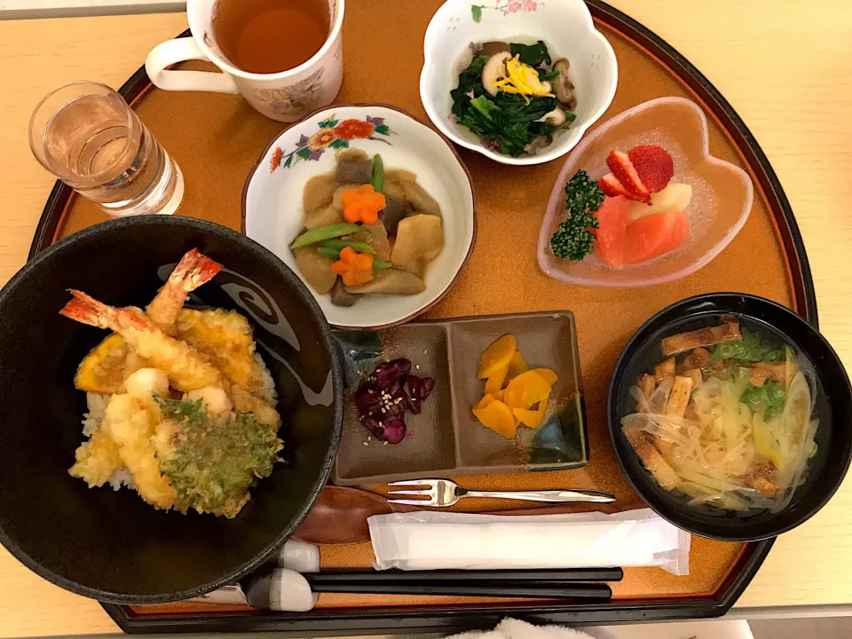 入院食
お昼ご飯💕
天丼💕|そふぃさん