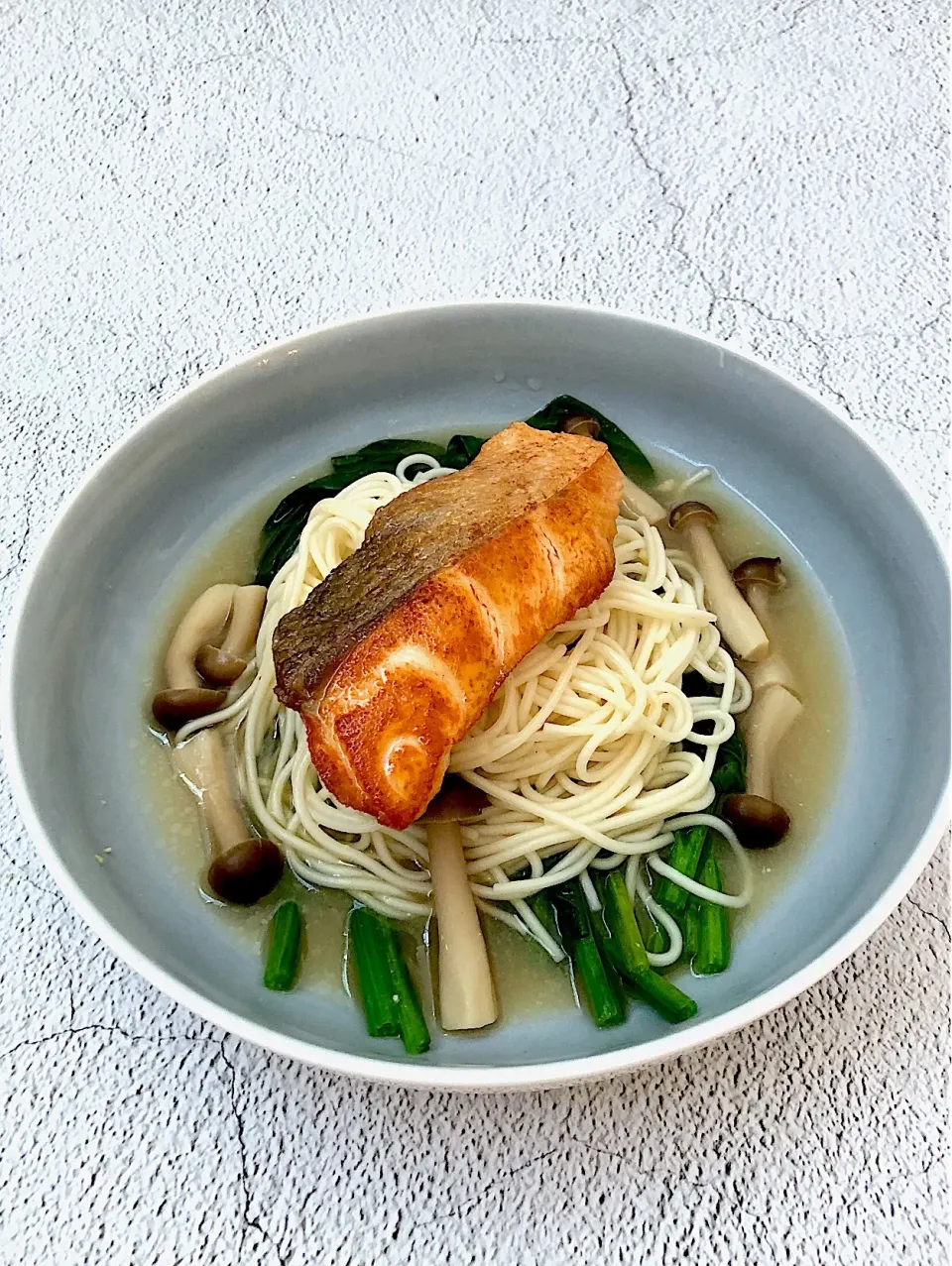 Pan fried salmon, somen, shimeji mushrooms, miso soup|12Dragonさん