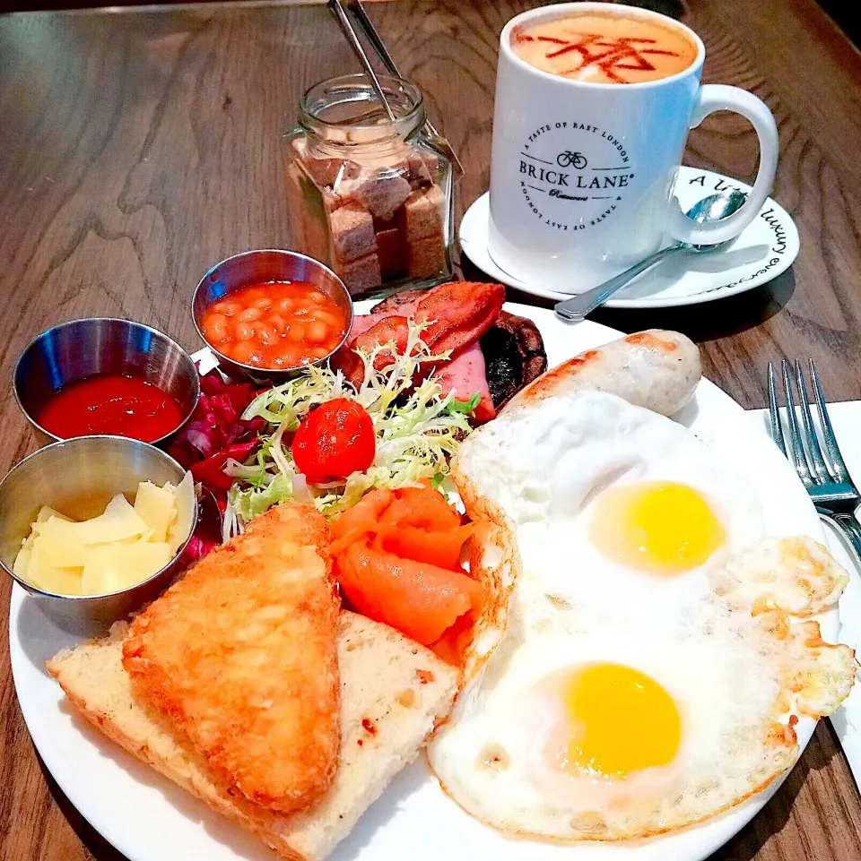 All day breakfast and cappuccino|キノコ🍄さん