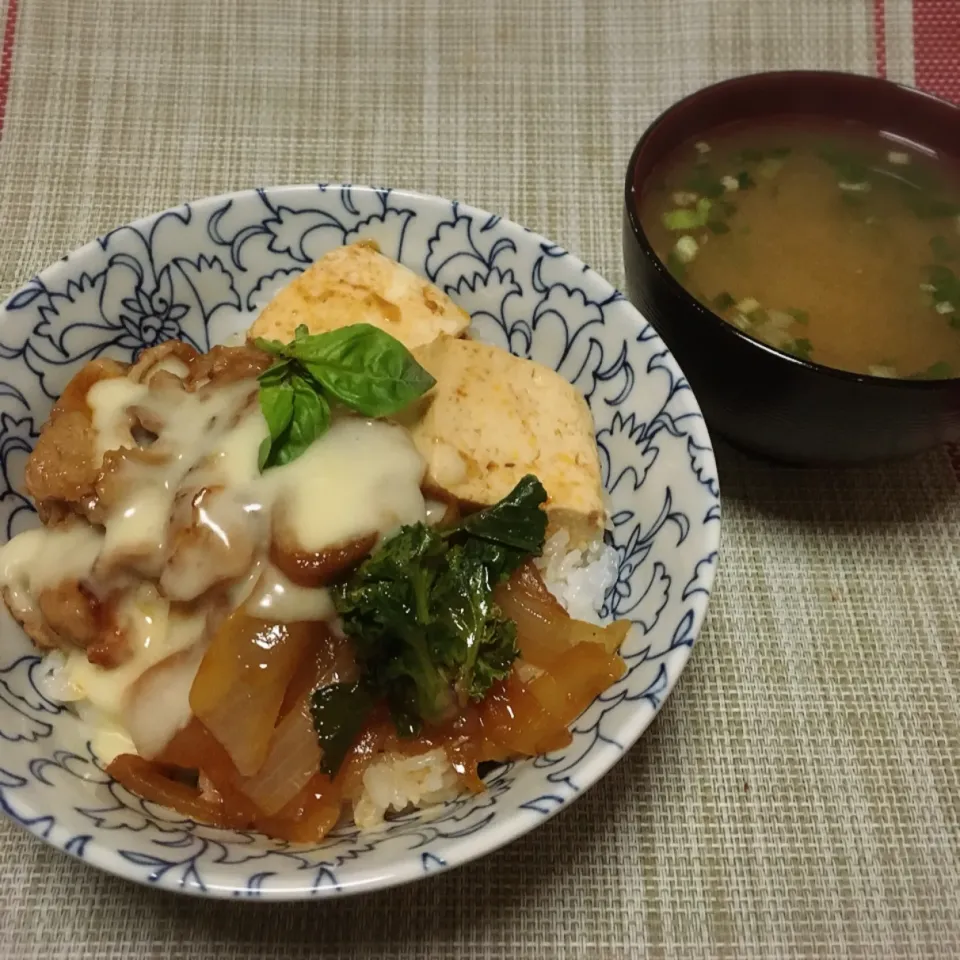 洋風すき焼き丼・お味噌汁|美也子さん