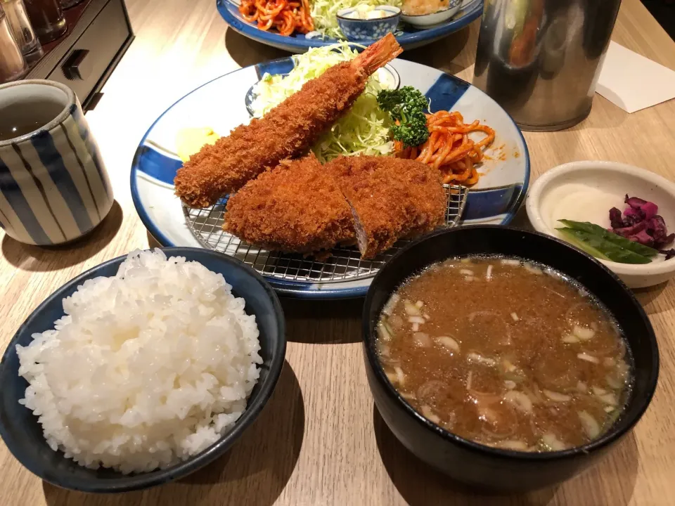 海老フライ🦐ロースカツ定食|おっちさん