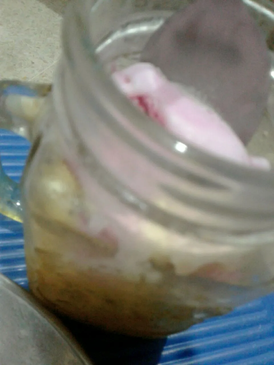 Snapdishの料理写真:homemade Strawberry and vanilla ice cream|Jaazzmine Haroldさん