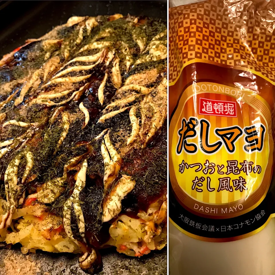 新キャベツがおつとめ品で半玉150円になっていたのでキャベツを米粉でお好み焼き風して、以前買ったダシ入りマヨネーズを掛けてみたのだけど…粉ガツオとオタフク濃厚ソースのおかげでサッパリ分かりませんでしたわ🤣|にゃあ（芸名）さん