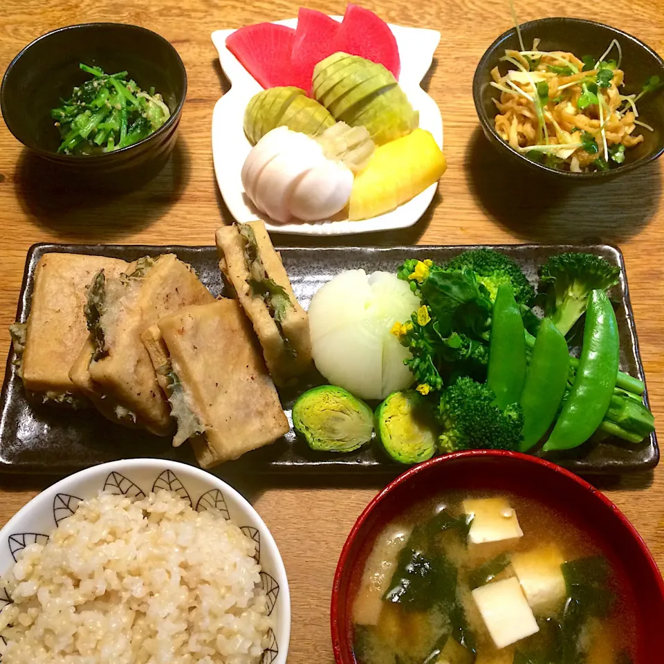 #vegan  #グルテンフリー  #シュガーフリー 
高野豆腐の梅しそはさみ揚げ
蒸し春野菜|makiko_aさん