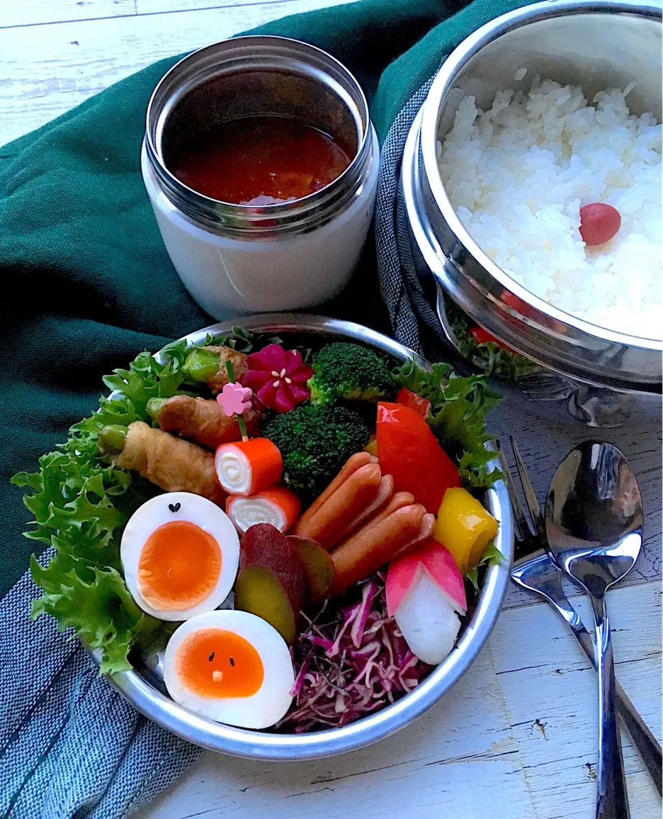 チキンカレーとシシトウの豚肉巻きのお弁当 #チキンカレー|yukino_72さん