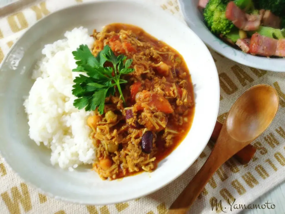 ミニトマトとエノキのキーマカレー👳|真希さん