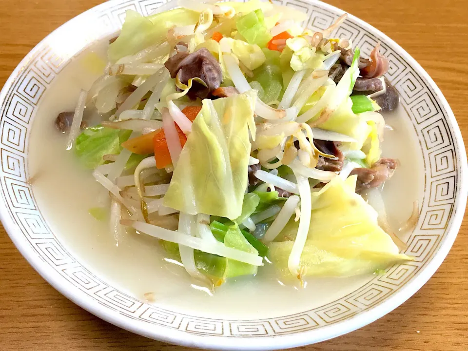 Snapdishの料理写真:野菜ちゃんぽん🍜豚肉も魚介類も無くて砂肝スライスして入れてみたら意外と合う💡|yumyum😋さん