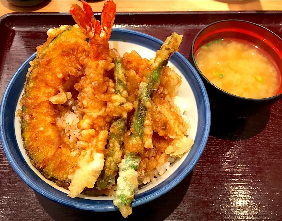 Snapdishの料理写真:天丼（ごはん大盛り🍚）海老🍤いか🦑白身魚、かぼちゃ🎃いんげん|ゆうじ.さん