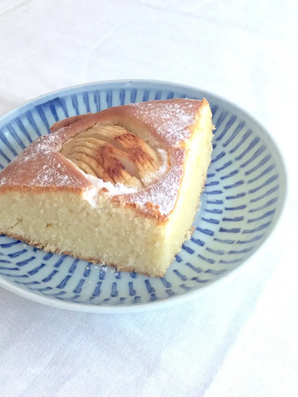 Snapdishの料理写真:apple cake full of butter|RealBaker巴黎老面さん