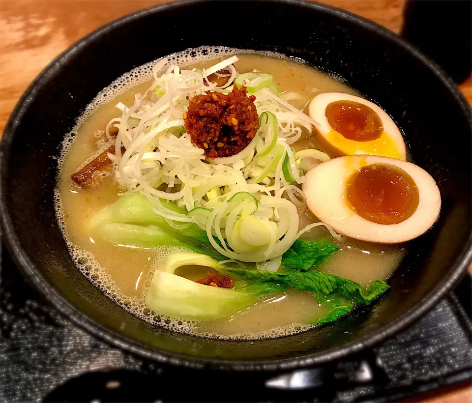 鶏豚骨拉麺 白醤油 全部のせ|toshi,I🍴さん