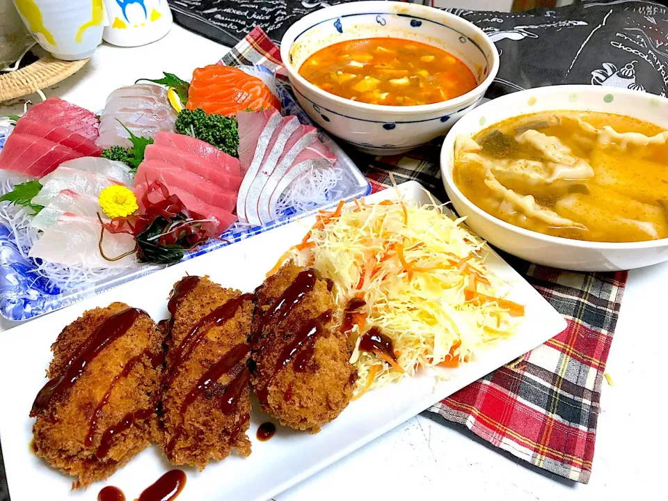 Snapdishの料理写真:餅入りトムヤム水餃子スープ  グラタンコロッケ  麻婆豆腐   お造り|石川洋子さん