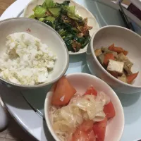 Snapdishの料理写真:チンゲン菜のオイスターソース炒め、トマトと玉ねぎのマリネ、根菜の煮物|Chokoさん