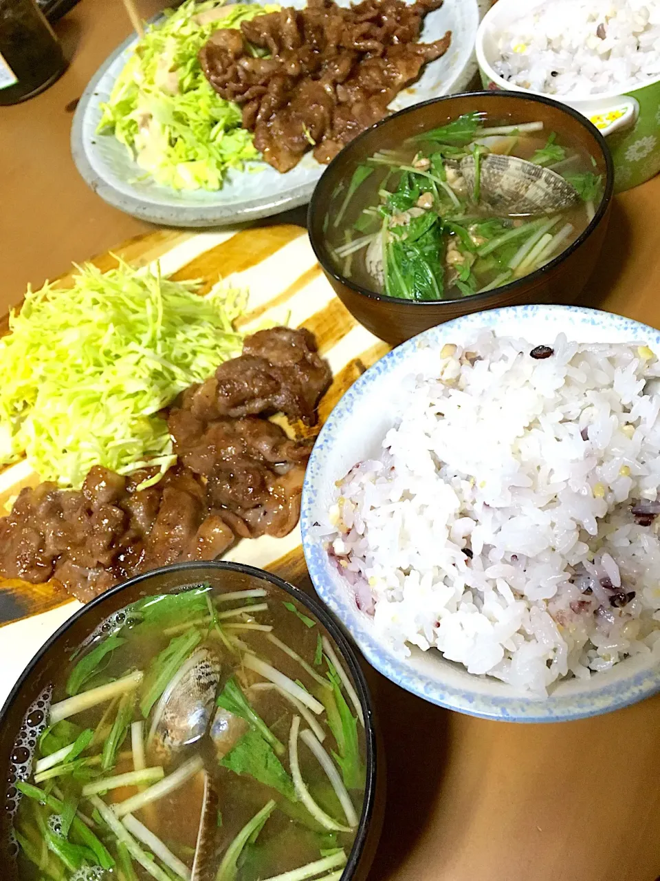 2/20晩ごはんは〜生姜焼き定食(๑>◡<๑) あさり汁と雑穀米❤|さくたえさん