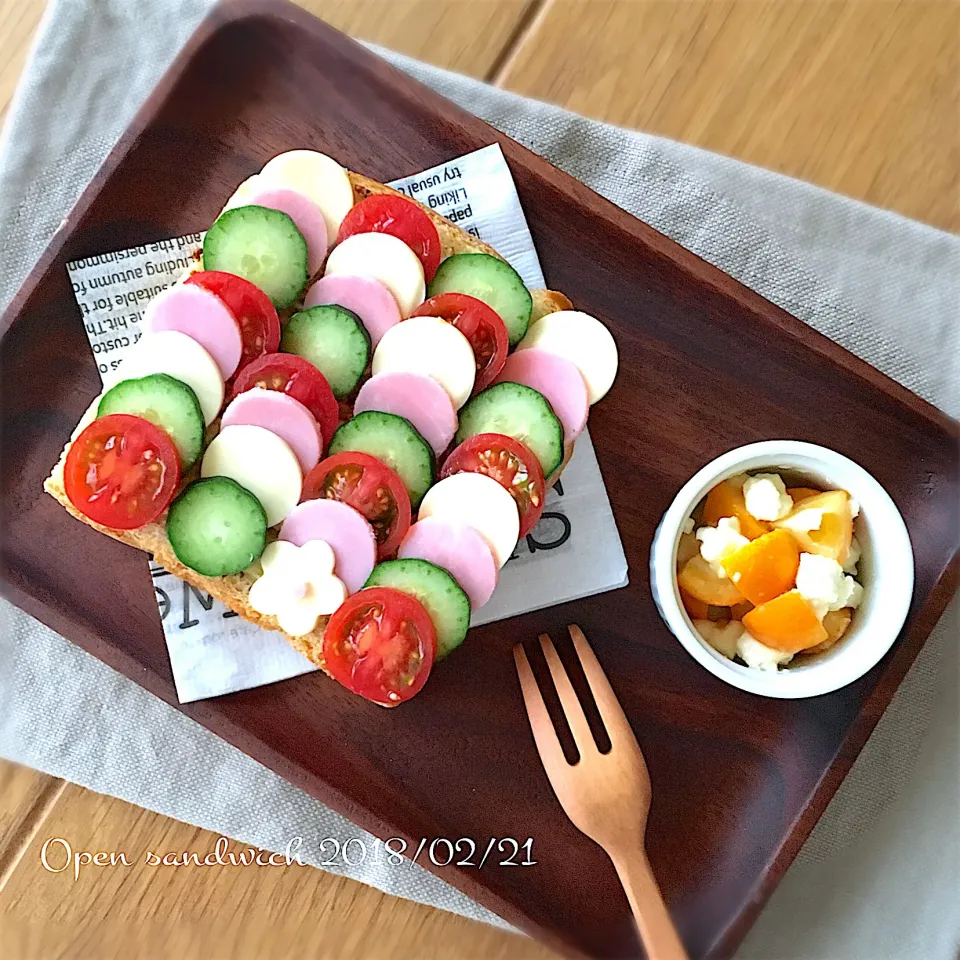 Open sandwich & Honey marinade of a kumquat and the cream cheese(金柑とクリームチーズの蜂蜜マリネ)|みずほさん