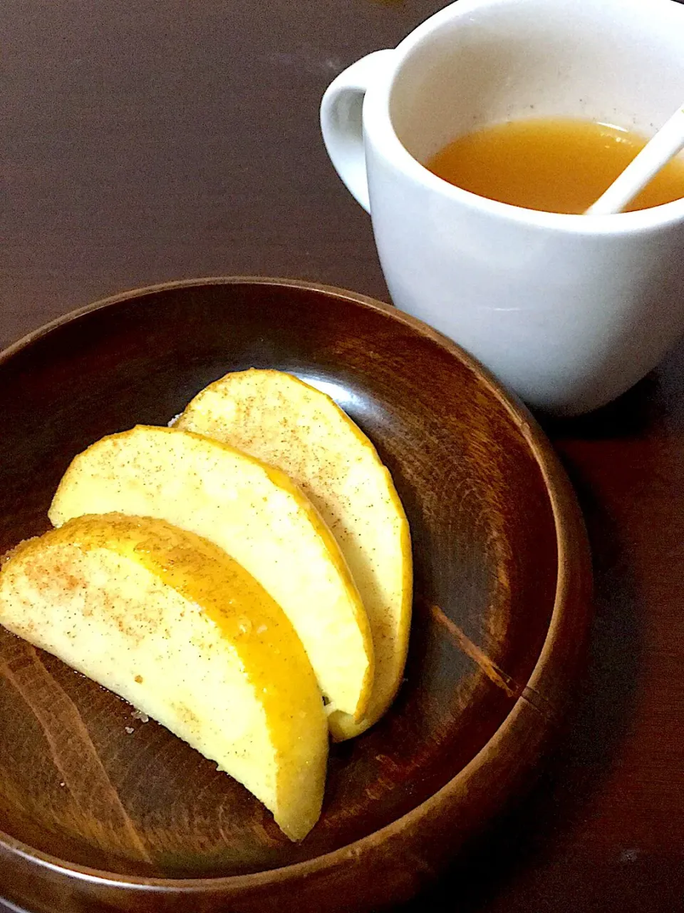 信濃ゴールドで焼きリンゴとシナモンアップルティー|ゆうまなさん